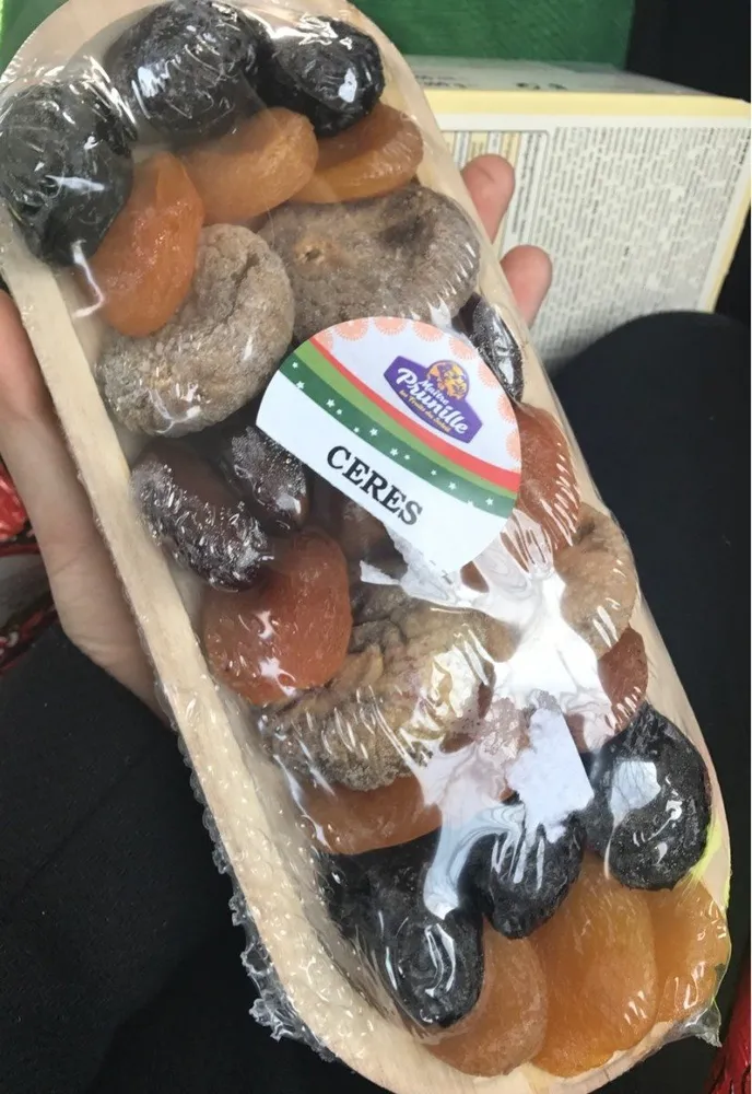 Assortiment fruits secs et pruneaux