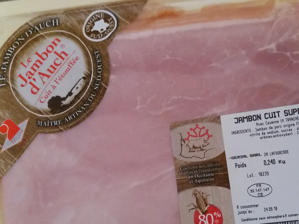 Le Jambon d'auch 5 tranches Jambon cuit superieur elabore a base de jambons frais d'origine sud ouest. 4 tranches