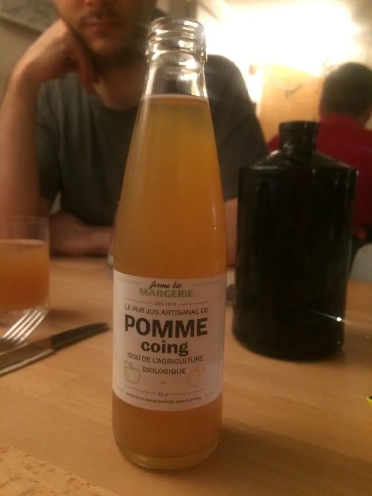 Le pur jus artisanal de pomme coing