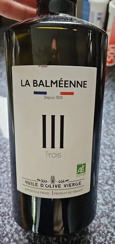 III Trois