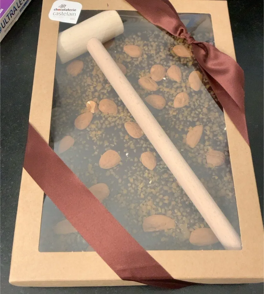 Tablette de chocolat noir amandes éclats de caramel bio