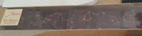 Étui carré grué de cacao chocolat noir
