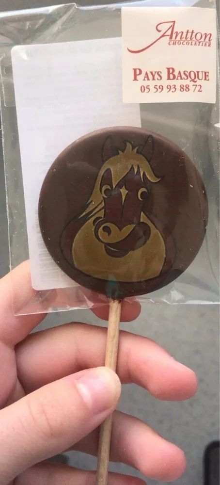 Sucette au chocolat au lait