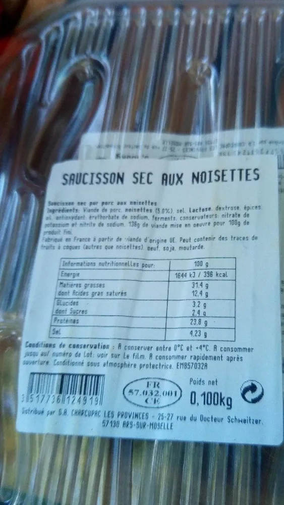 Saucisson sec aux noisettes