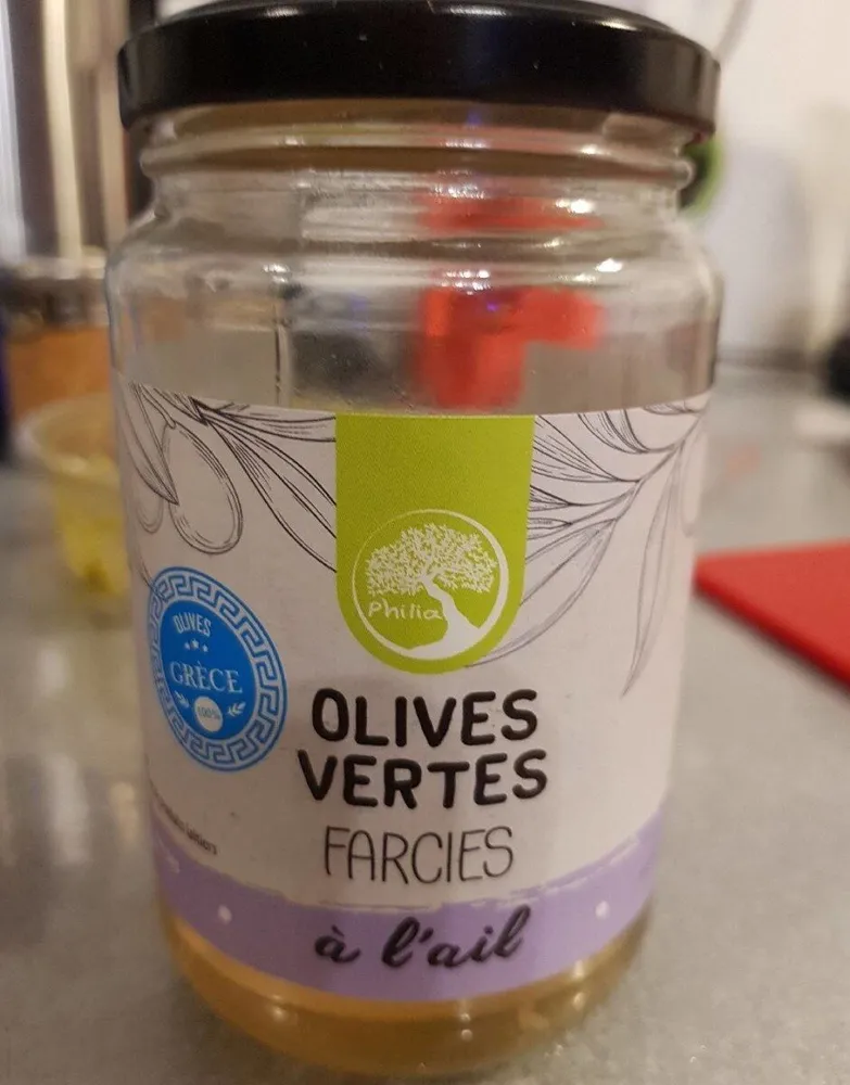 Olives vertes farcies à l'ail