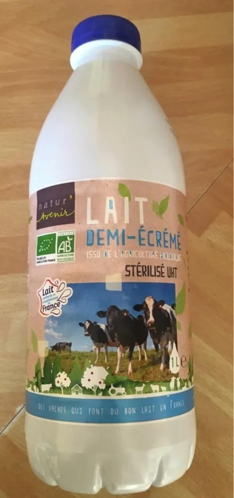 LAIT STERILISE DEMI-ECREME UHT