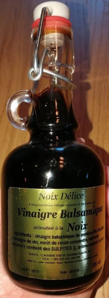 Vinaigre balsamique aromatisé à la noix