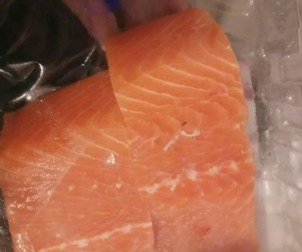Pavé de Saumon avec peau (sans ogm)