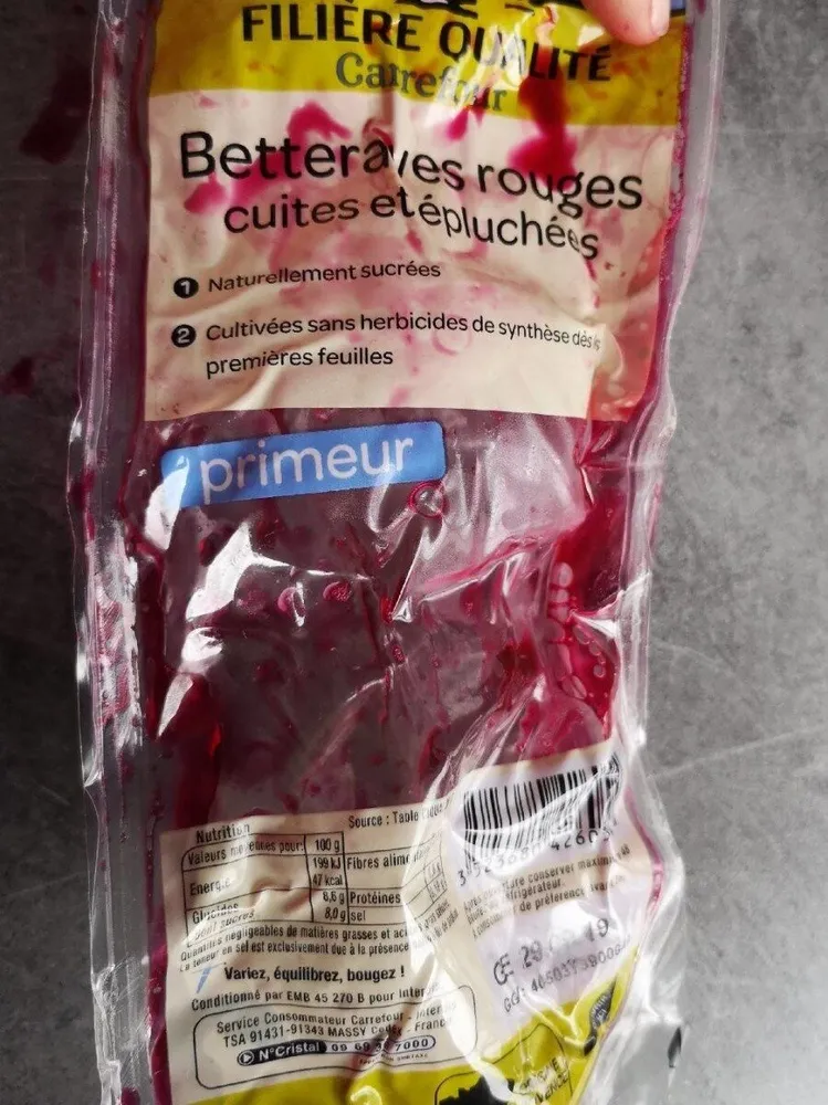 Betteraves rouges cuites et épluchées