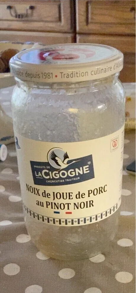 Noix de joue de porc au pinot noir