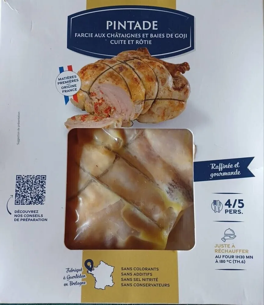 Pintade farcie aux châtaignes et baies de goji cuite et rôtie