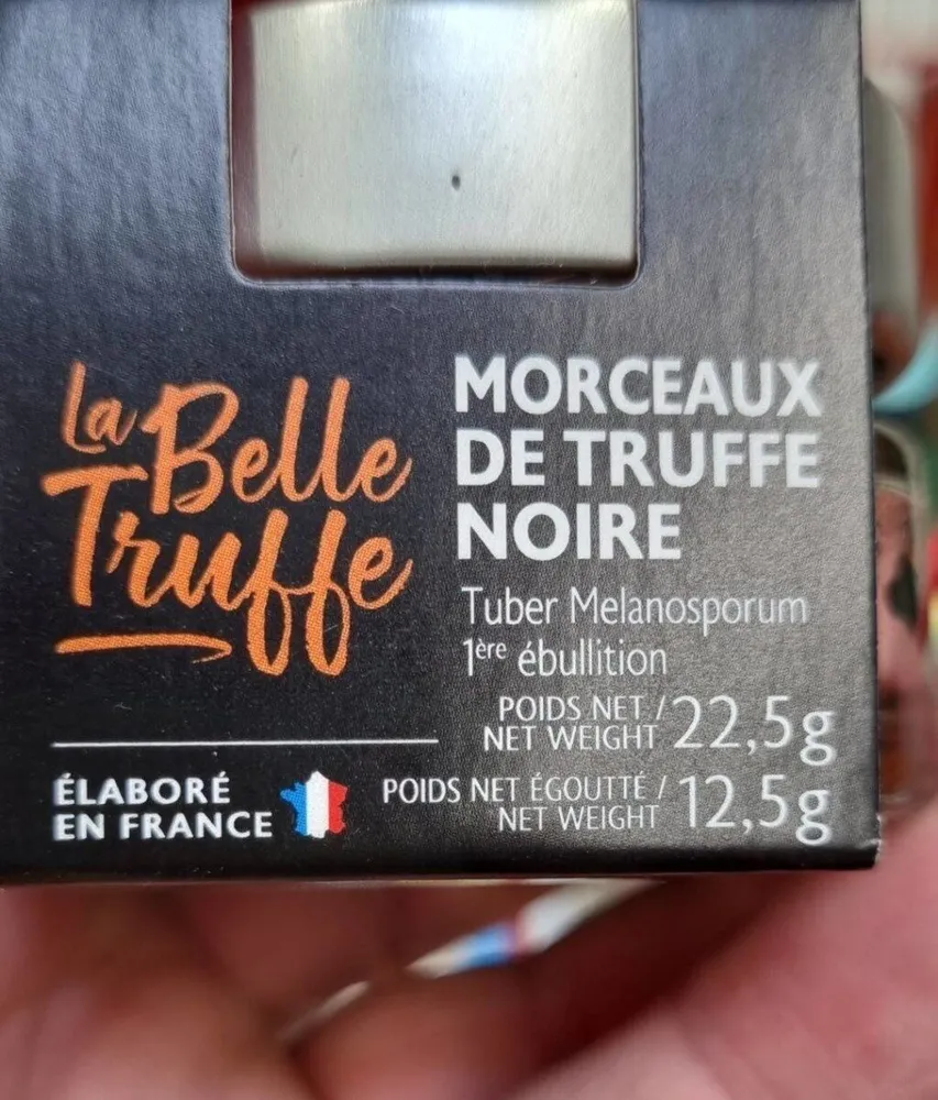 Morceaux de truffe noire