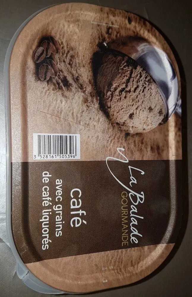 Glace au café avec grains de café liquorés