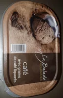 Glace au café avec grains de café liquorés