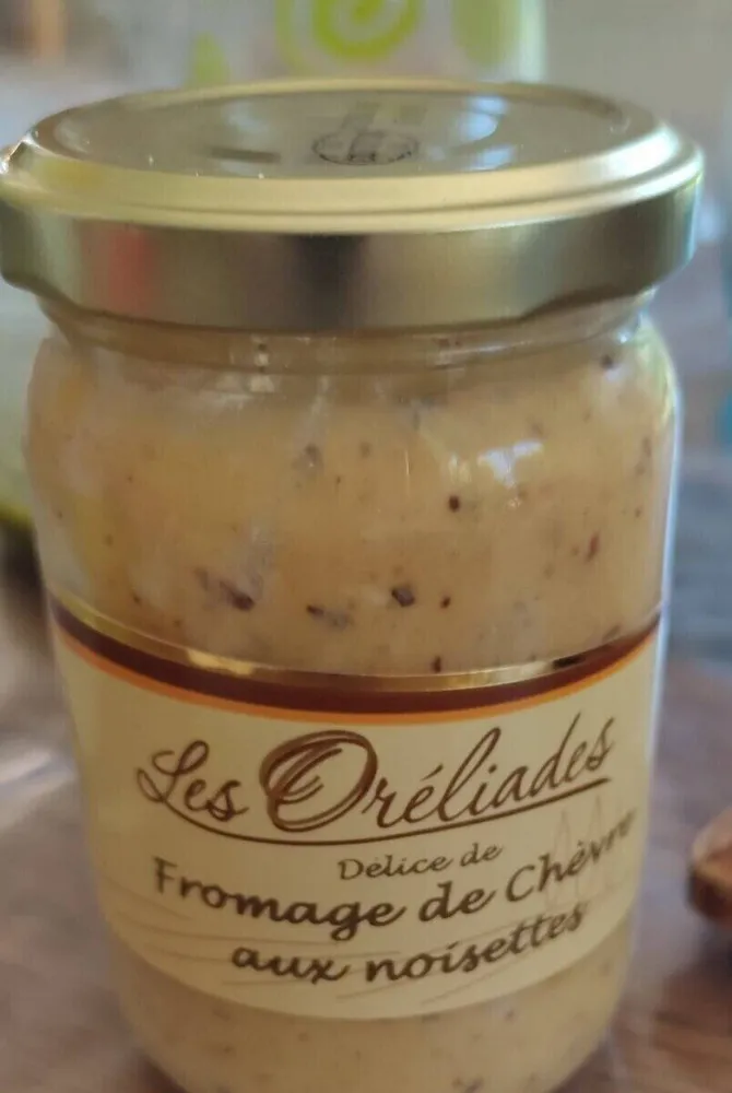 Délice de fromage de chèvre aux noisettes