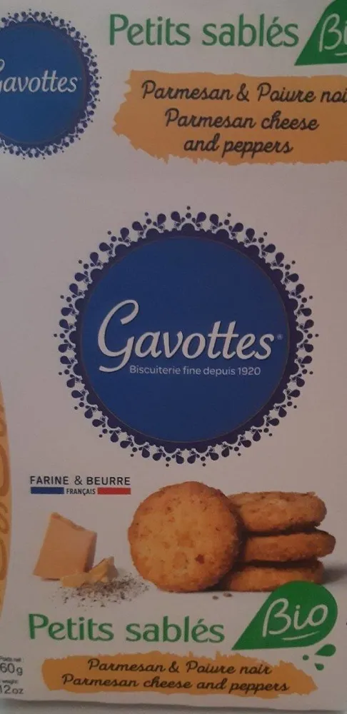 Petit sablé parmesan poivre noir