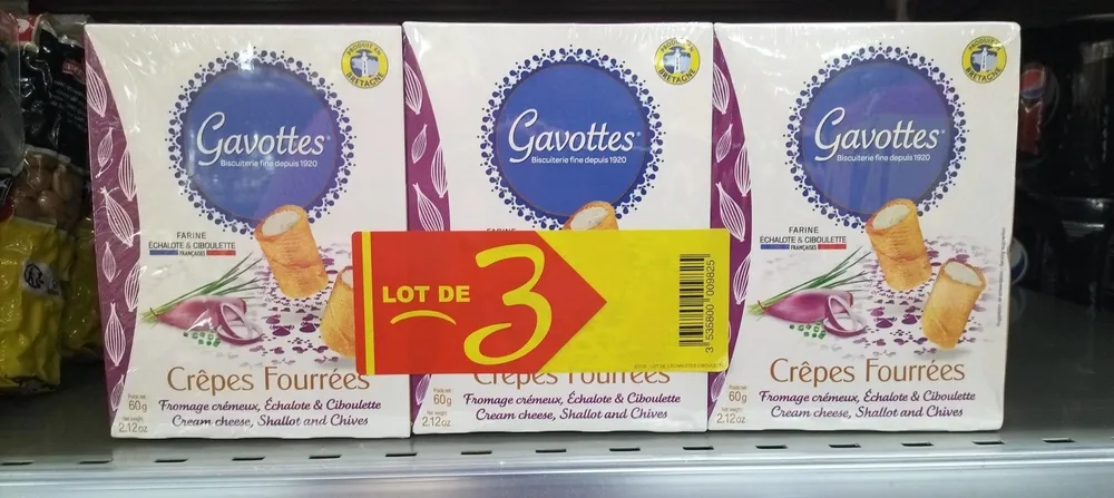 Crêpes fourrées fromage crémeux, échalotes et ciboulette