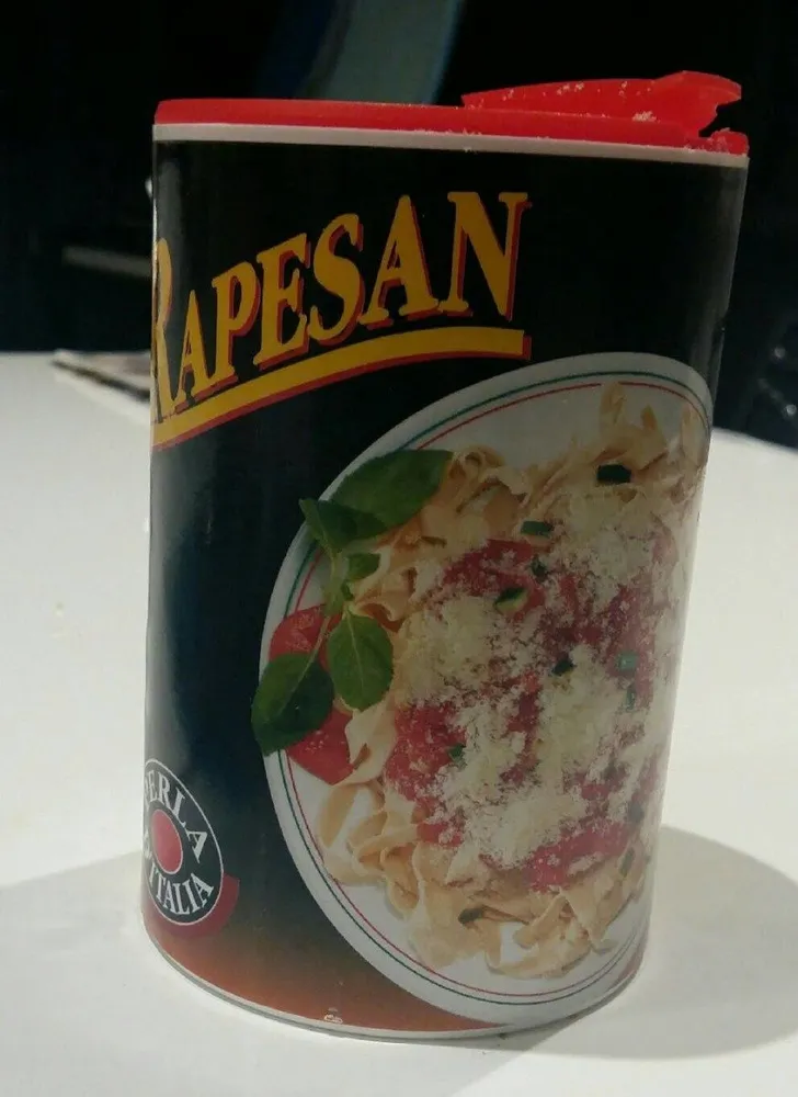 Rapesan, Parmesan gerieben, Käse