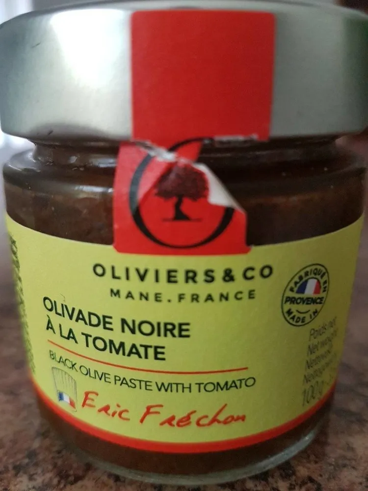 Olivier noire à la tomate