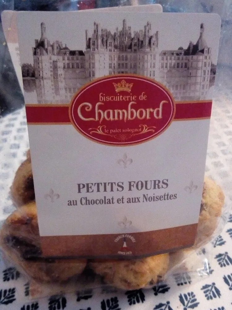 Petits fours au chocolat et aux noisettes