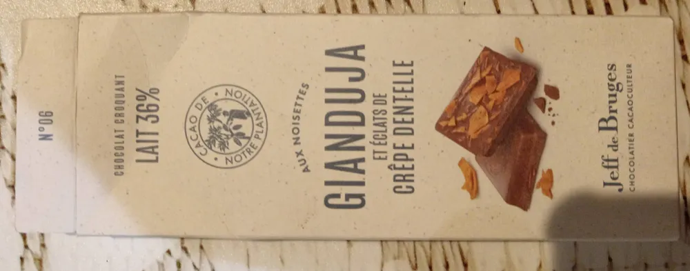 Gianduja aux noisettes et éclats de crêpes dentelles