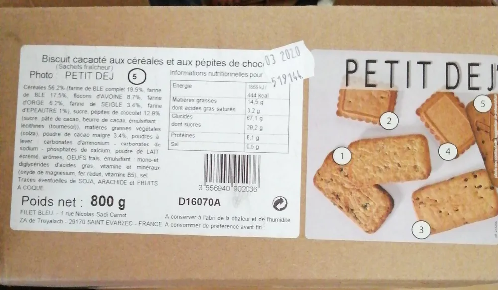 Biscuit cacaote aux céréales et pépites de chocolat