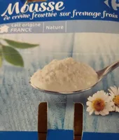 Mousse de crème fouettée sur fromage frais