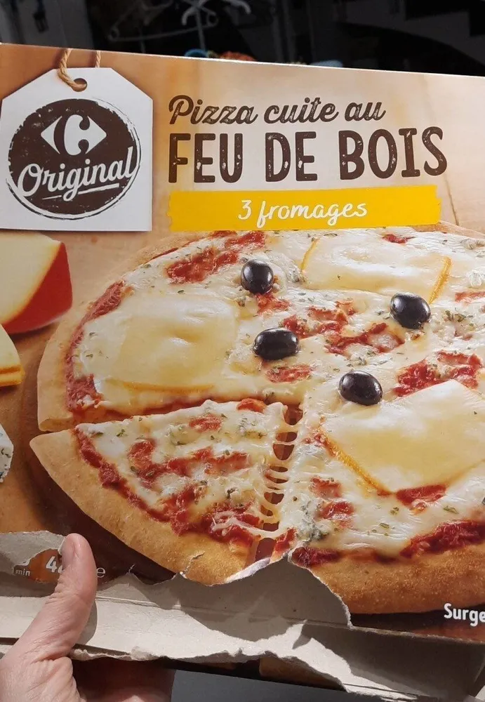 Pizza cuite au feu de bois 3 fromage
