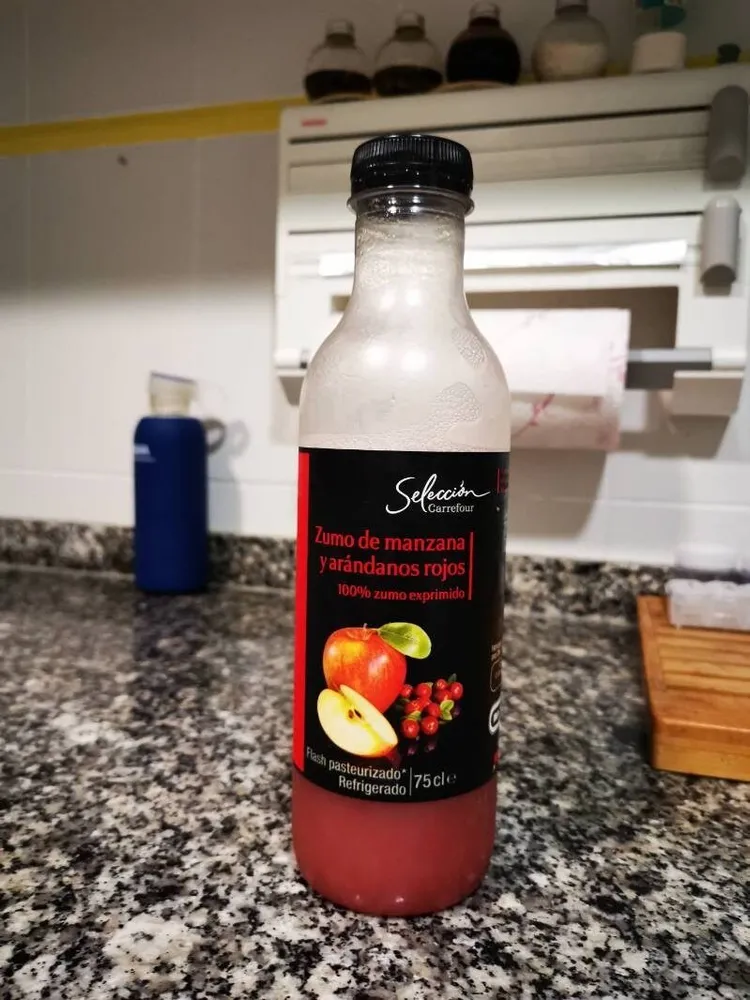 Zumo  de manzana y arándanos rojos