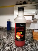 Zumo  de manzana y arándanos rojos