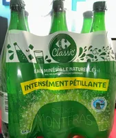 Eau minerale intensement petillante