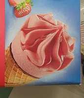 Glace fraise sauce fruit rouge