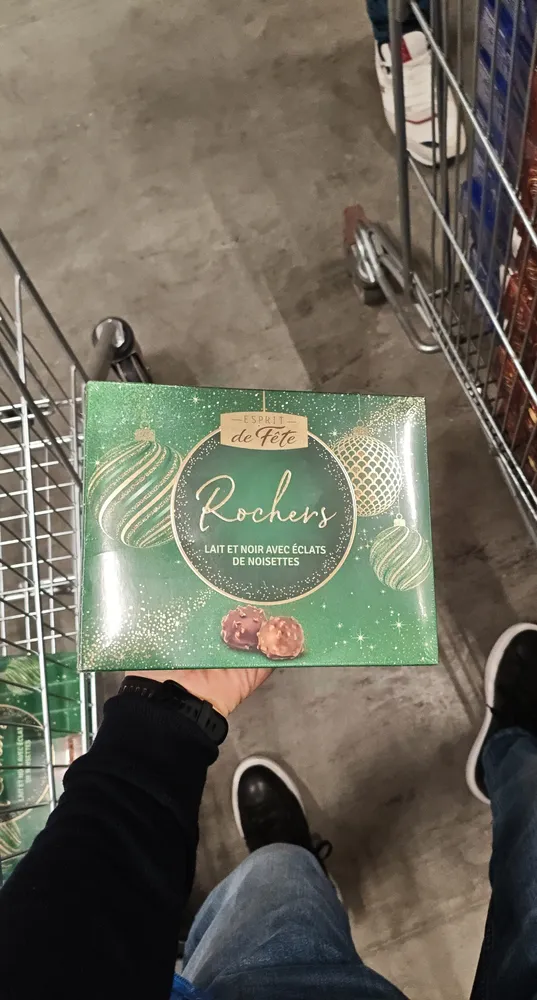 Rochers lait et noir avec éclats de noisettes