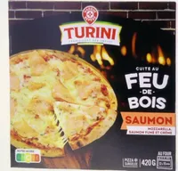 Pizza saumon cuite au feu de bois