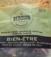 Amandes graines courge raisins secs noix cajou baies de goji