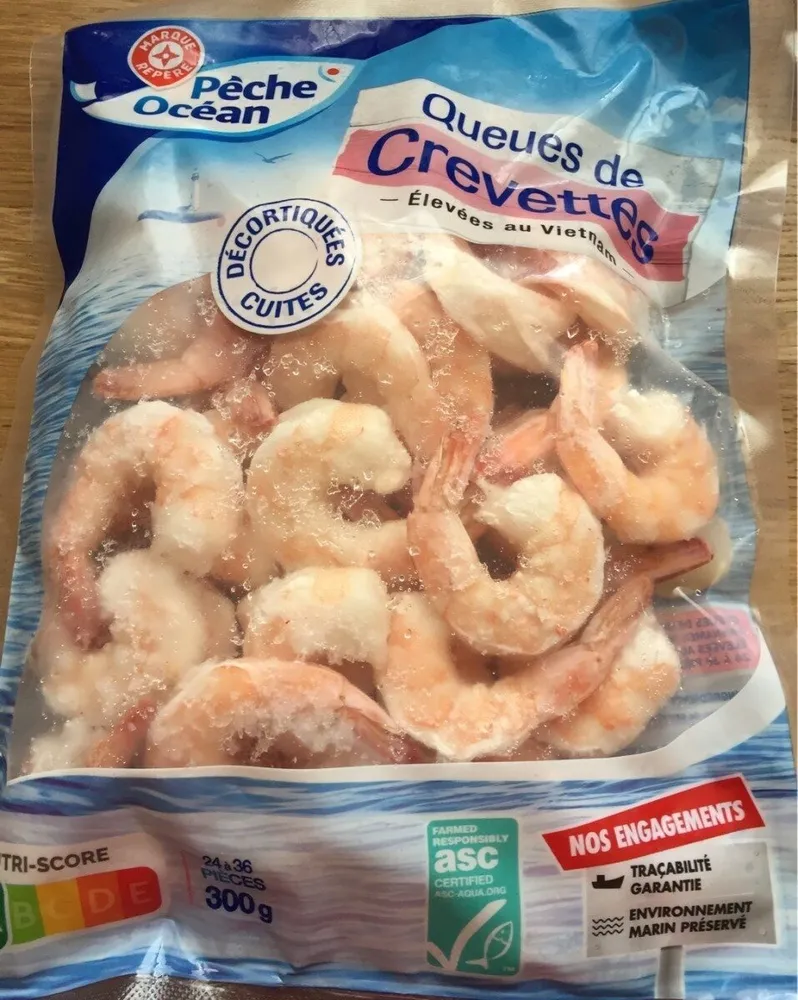 Queues de crevettes décortiquées cuites