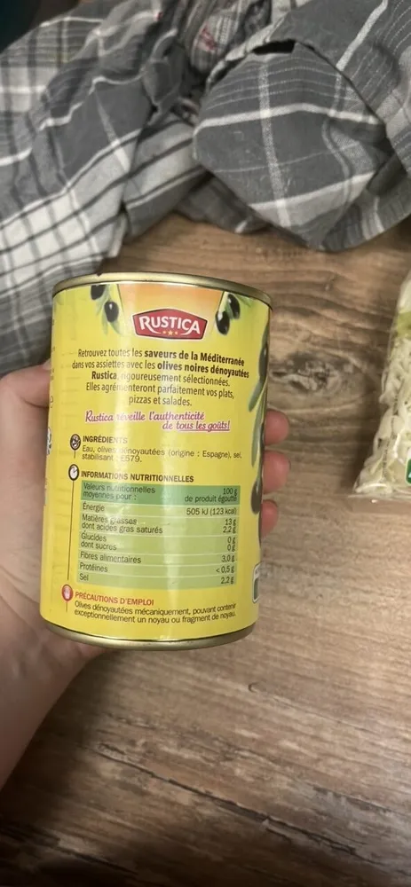 Olives noires denoyautées boîte 180g pne