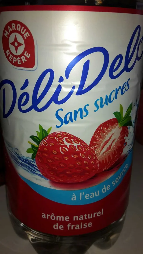 Boisson eau de source arôme naturel de fraise sans sucres