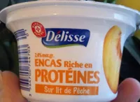 Encas riche en protéines sur lit de pêche