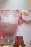 2 coupes de glace à la fraise