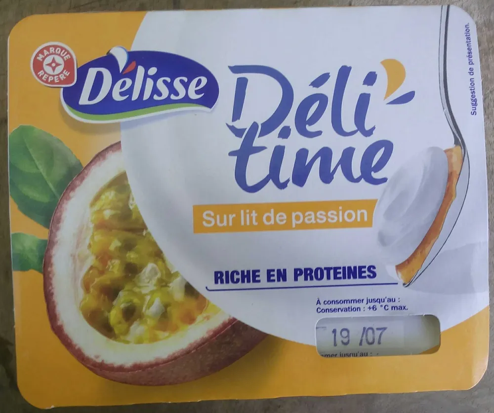 Encas riche en protéines sur lit de passion