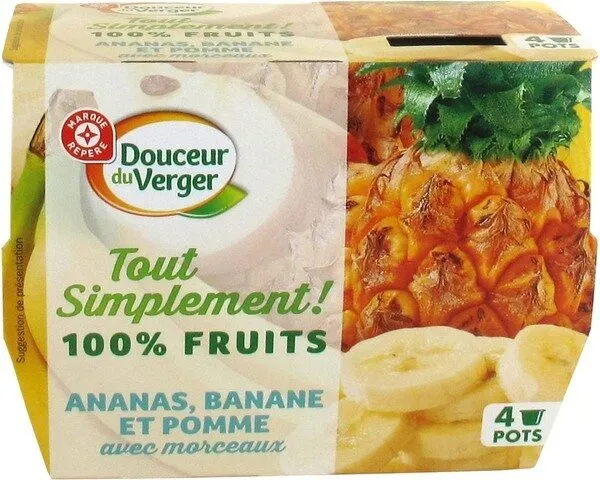 Spécialité de fruits avec morceaux ananas, banane et pomme