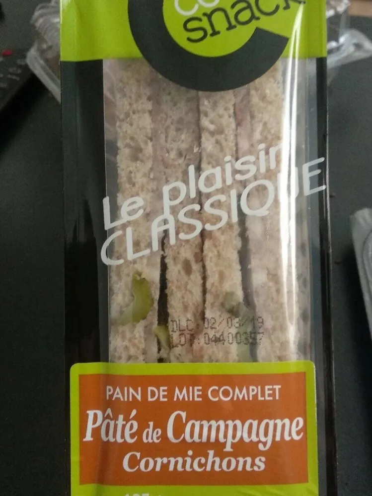 Sandwich pate de campagne cornichons