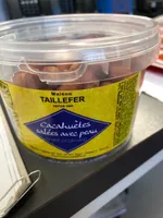Cacahuètes salées avec peau