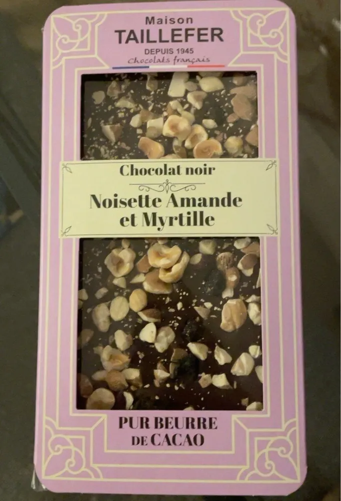 Chocolat noir noisette amande myrtille