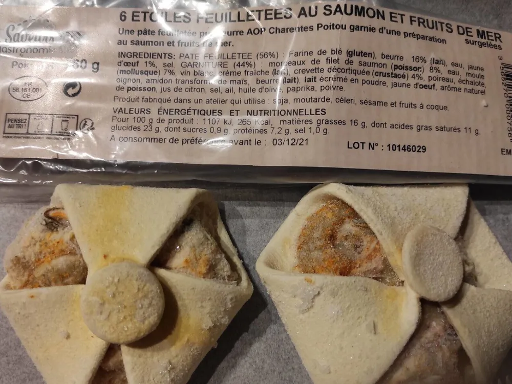 Étoiles feuilletées au saumon et fruits de mer