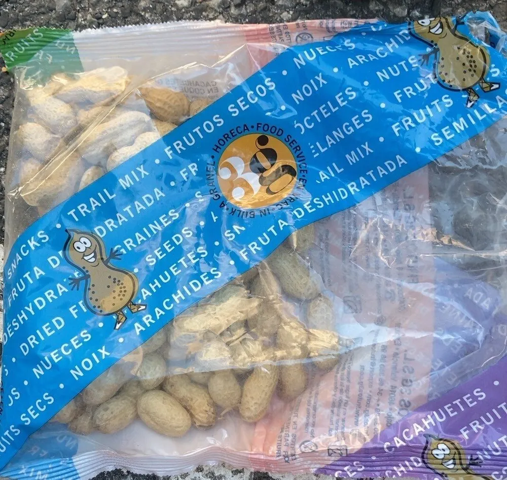 Cacahuètes géantes en coque et grillées