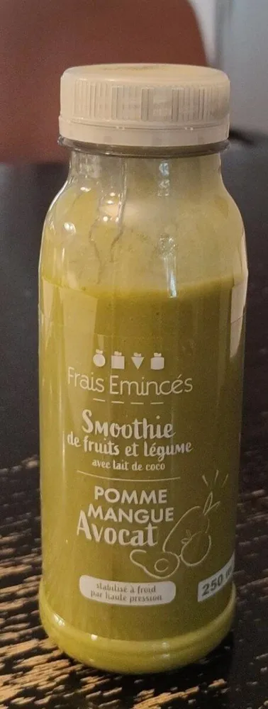 Smoothie de fruits et légumes avec lait de coco