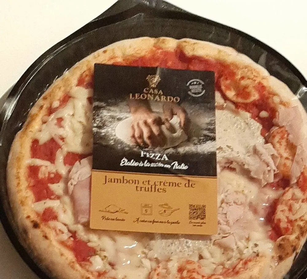 Pizza jambon et crème de truffes