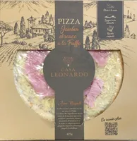 Pizza jambon et sauce à la truffe